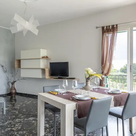 Locazione Turistica Casa Matilde - Imp168 شقة *